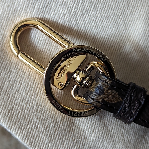 LV Game On Heart Bag Charm/Key Holder - Picture 5 of 8